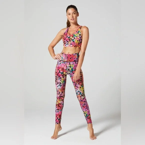 NWT wear it to heart floral legging